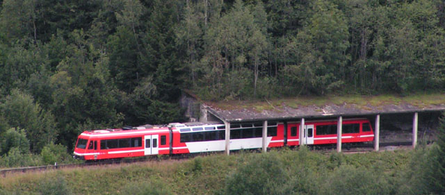 Rame Z 850 entre les Tines et Argentière.